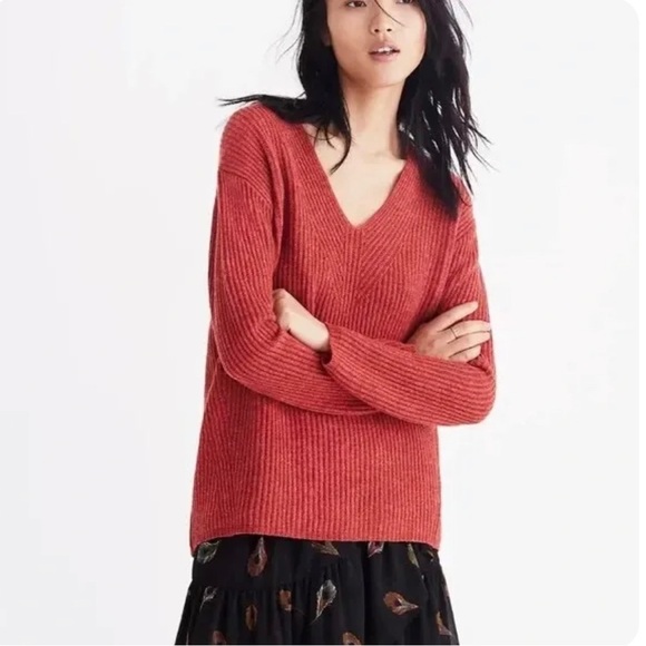 Madewell Merino Wool V neck Sweater - Picture 1 of 7